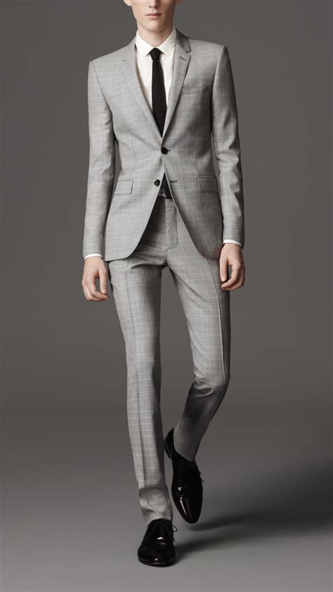 I just bought a Burberry suit opinion pls 